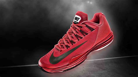 red shoes nike